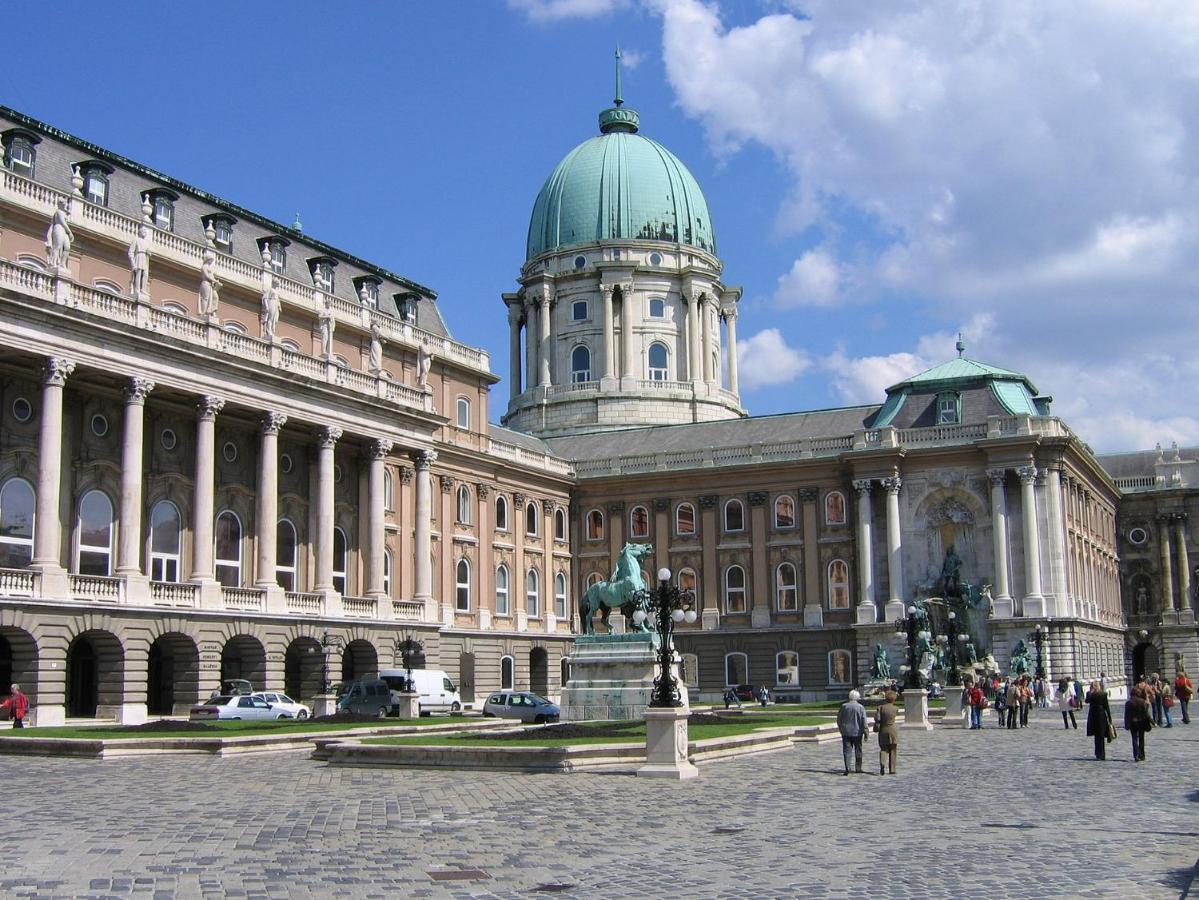 Premium Buda Castle Apartment Budapest Exterior photo